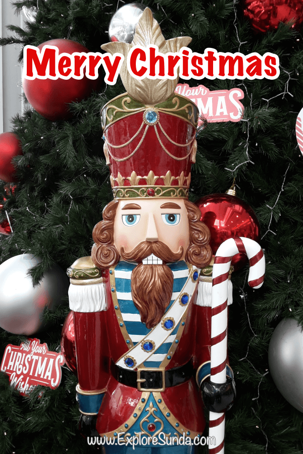 Merry Christmas from us at ExploreSunda.com | Learn about our Christmas Tradition | Christmas Shopping | Christmas Holiday | #ExploreSunda #MerryChristmas