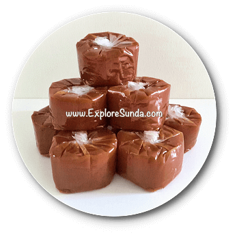 Basket Cake, Dodol Keranjang, and Nian Gao are some of the names of this special cake to celebrate Imlek / Chinese New Year. Basket Cake, Dodol Keranjang, and Nian Gao are some of the names of this special cake to celebrate Imlek / Chinese New Year.