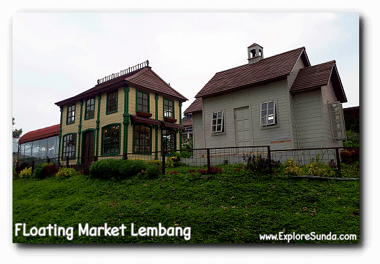 Children can play pretend to be a baker, a stylist, etc. in each of this beautiful house at Kota Mini - Floating Market Lembang. Children can play pretend to be a baker, a stylist, etc. in each of this beautiful house at Kota Mini - Floating Market Lembang.