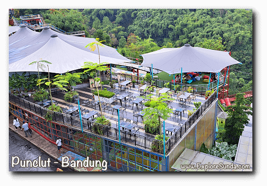 D'Dieuland in Kawasan Wisata Punclut Bandung.
