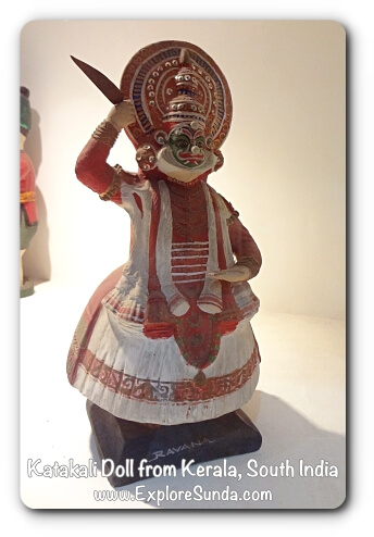 Katakali Doll from Kerala, South India - Museum Wayang Katakali Doll from Kerala, South India - Museum Wayang