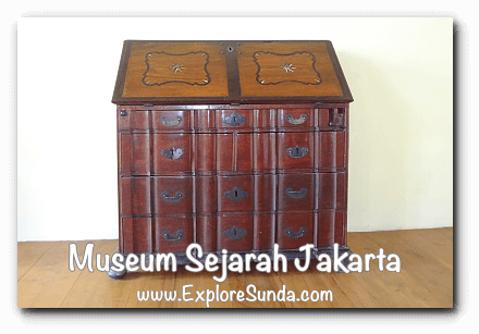 Antique furnitures at Jakarta History Museum Antique furnitures at Jakarta History Museum