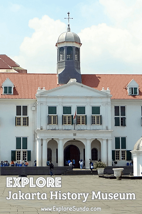Get to know the history of Jakarta by visiting the most prominent museum at District Museum in Kota Tua Jakarta: the Jakarta History Museum a.k.a. Fatahillah Museum.