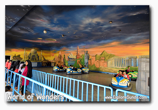 Bumper car ride at World of Wonders Park, Tangerang Bumper car ride at World of Wonders Park, Tangerang