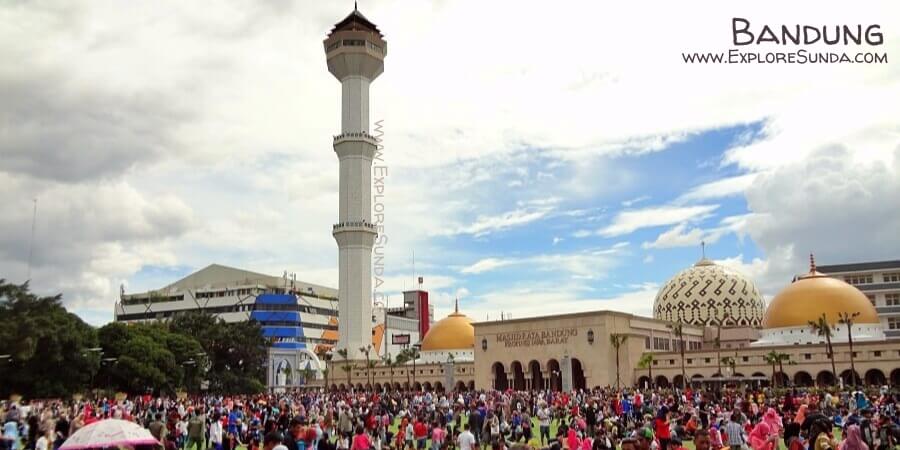 People gathering on the lawn of Great Mosque in Alun-Alun Bandung. People gathering on the lawn of Great Mosque in Alun-Alun Bandung.
