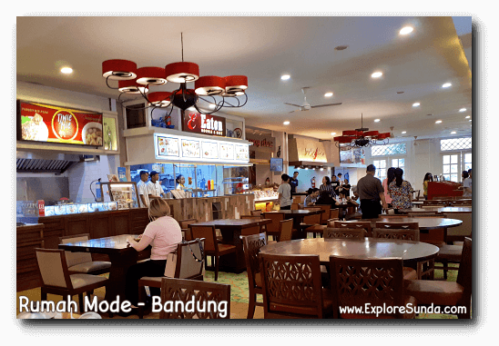Foodcourt at Rumah Mode, One of The Popular Factory Outlets in Bandung. Foodcourt at Rumah Mode, One of The Popular Factory Outlets in Bandung.