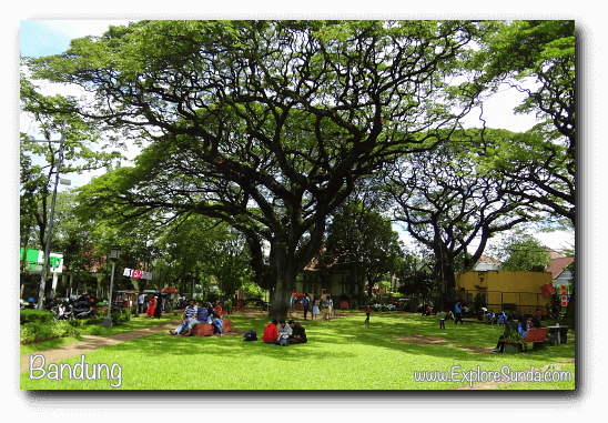 Taman Foto (Photography Park) in Bandung. Taman Foto (Photography Park) in Bandung.