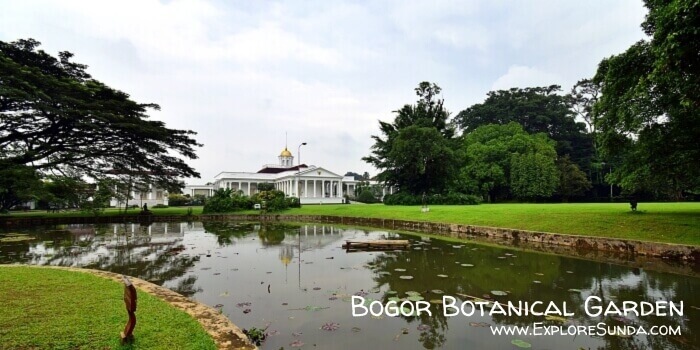 Kolam Gunting (Scissor lake) with the iconic view of Bogor Presidential Palace.