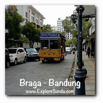Bandros (Bandung Tour on Bus) passes jalan Braga Bandung Bandros (Bandung Tour on Bus) passes jalan Braga Bandung