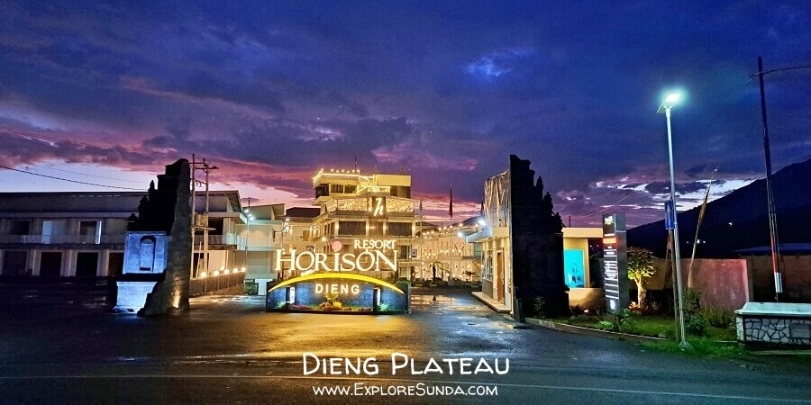 The Horison Resort Dieng has a roof top restaurant, where we can enjoy the breathtaking view of Dieng.