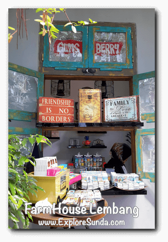 Literally window shopping in FarmHouse Lembang ;-) Literally window shopping in FarmHouse Lembang ;-)