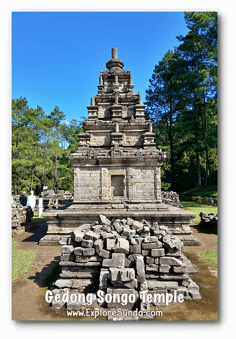 One of the temple in Candi Gedong Songo complex. One of the temple in Candi Gedong Songo complex.