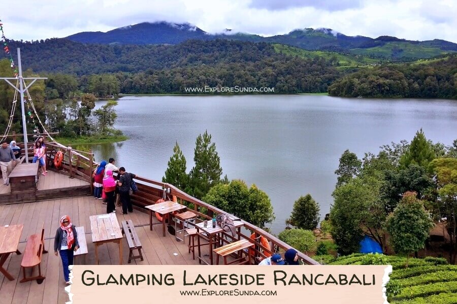 The deck of Pinisi Resto provides the best view of Situ Patenggang. The deck of Pinisi Resto provides the best view of Situ Patenggang.