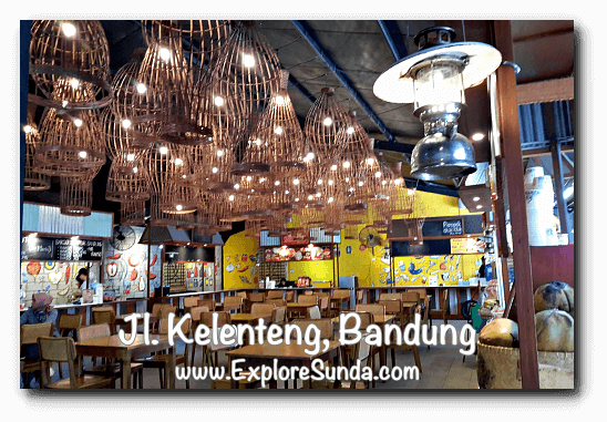 Indoor seating at Chinatown foodcourt in jalan Kelenteng Bandung