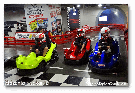 Car racing in Kidzania Jakarta. Car racing in Kidzania Jakarta.