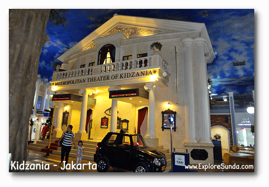 Going to theater in Kidzania Jakarta. Going to theater in Kidzania Jakarta.