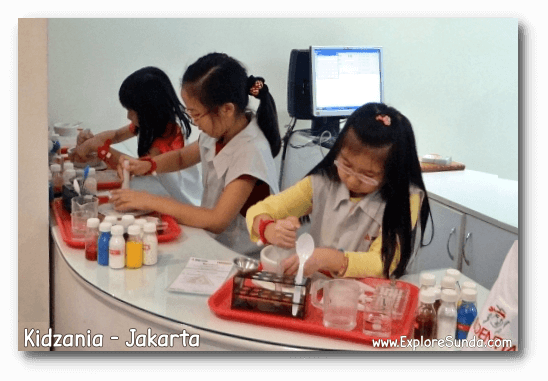Work as pharmacists in Kidzania Jakarta. Work as pharmacists in Kidzania Jakarta.
