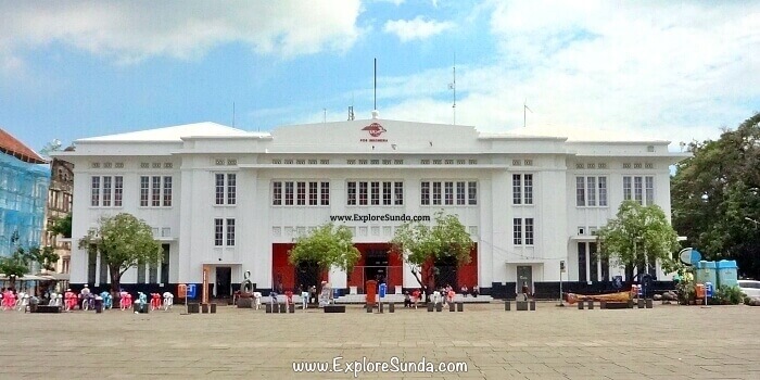 The post office in Kota Tua Jakarta is inside a historical building.