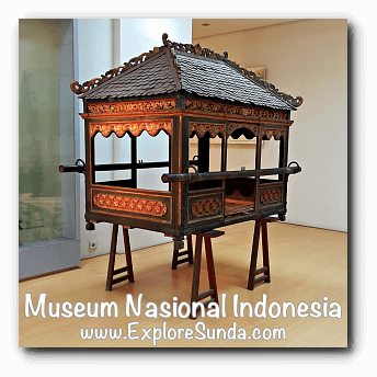 Palanquin - a collection of Museum Gajah (The National Museum of Indonesia), Jakarta Palanquin - a collection of Museum Gajah (The National Museum of Indonesia), Jakarta