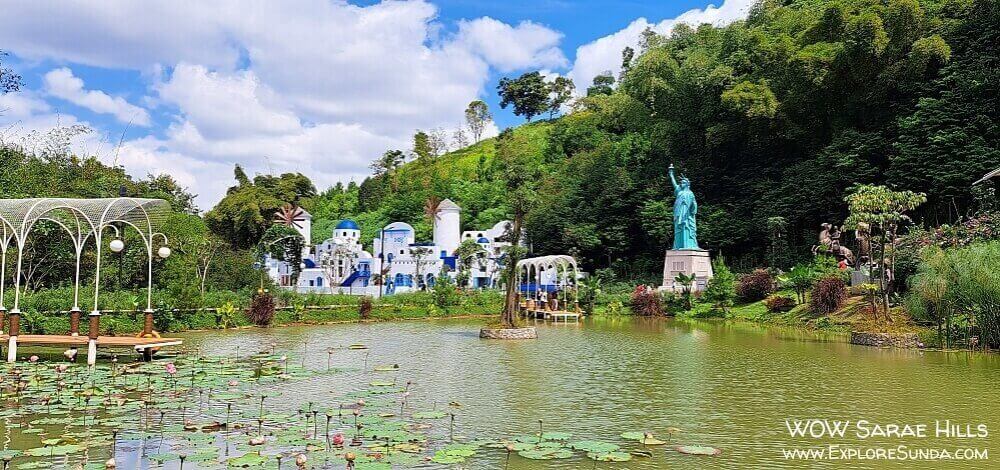 WOW Sarae Hills presents miniatures of world-famous landmarks in one place.