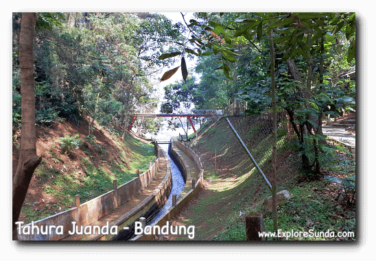 A bridge crossing Cikapundung river at Taman Hutan Raya Ir. H. Djoeanda | TahuraJuanda - DagoPakar, Bandung.