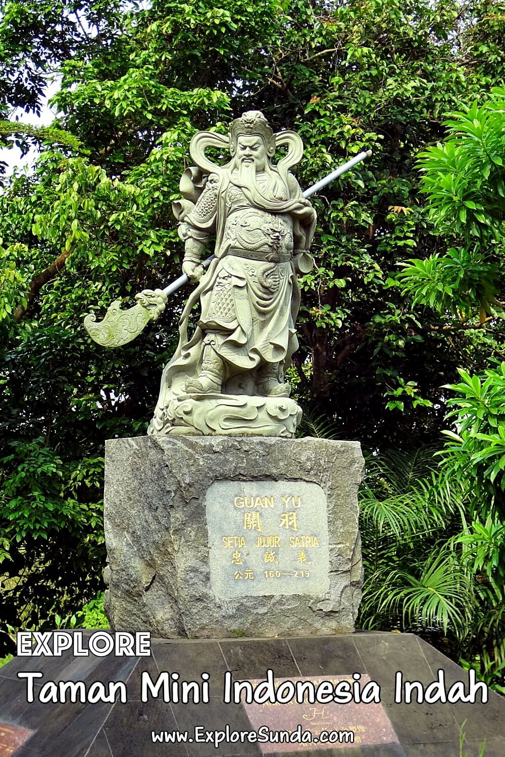 Explore Taman Budaya Tionghoa [Indonesian Chinese Cultural Park], one of the many beautiful gardens at Taman Mini Indonesia Indah, Jakarta | #ExploreSunda